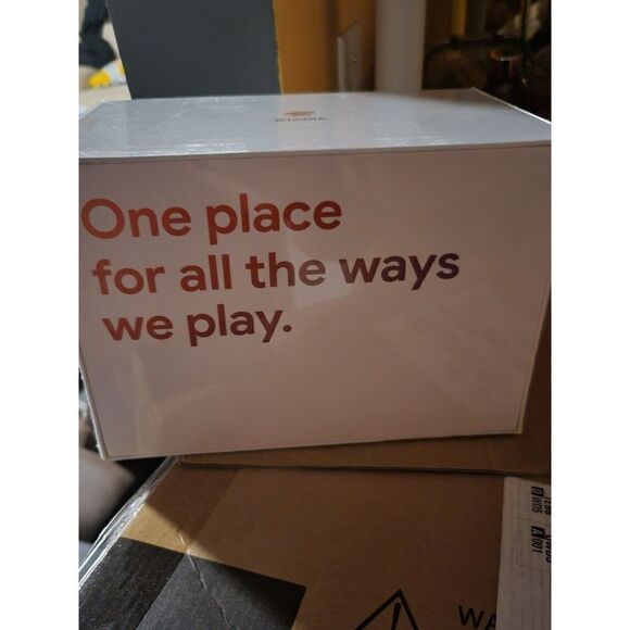 Google Stadia Premiere Edition Gaming System New - Picture 3 of 4